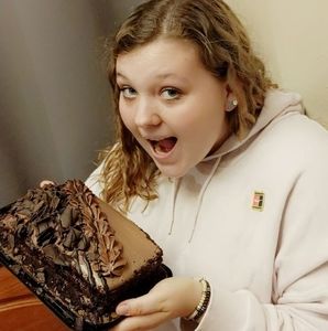 Meet your Posher, Julie